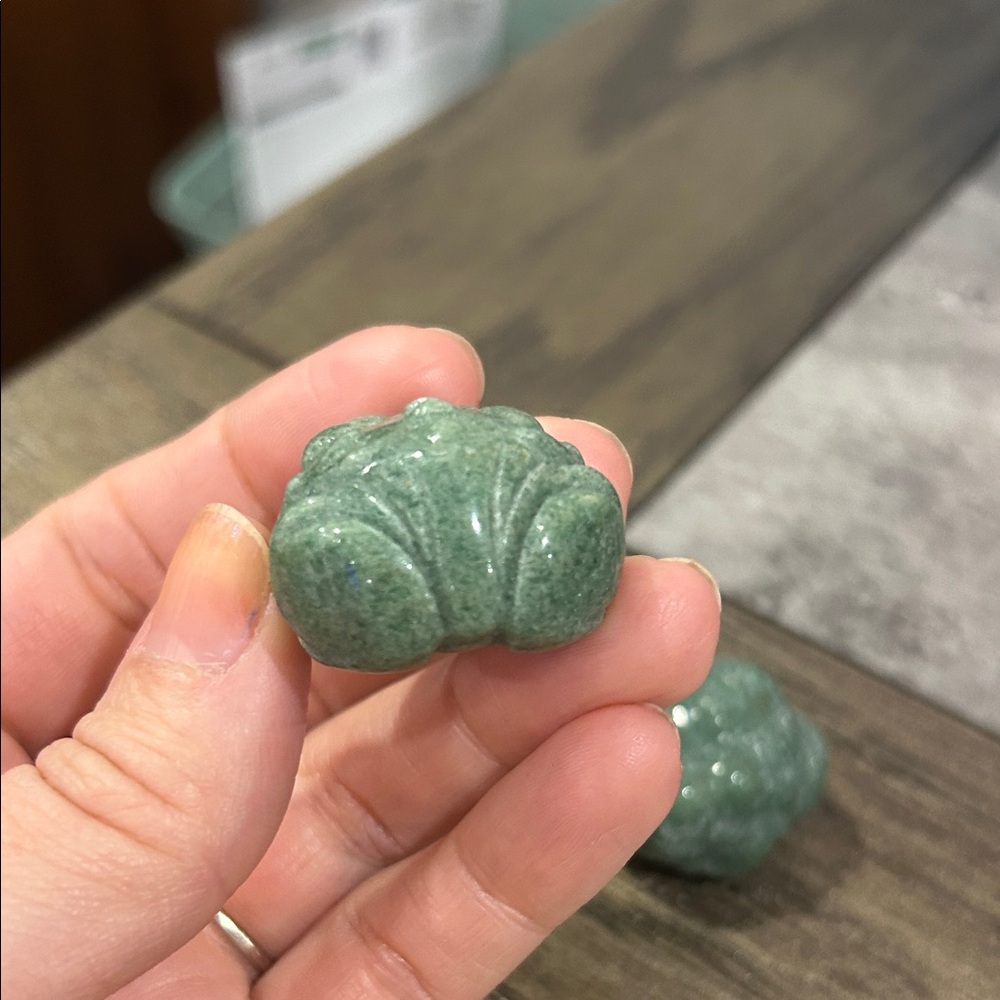 Green Aventurine Toad Figurine - Picture 8 of 13